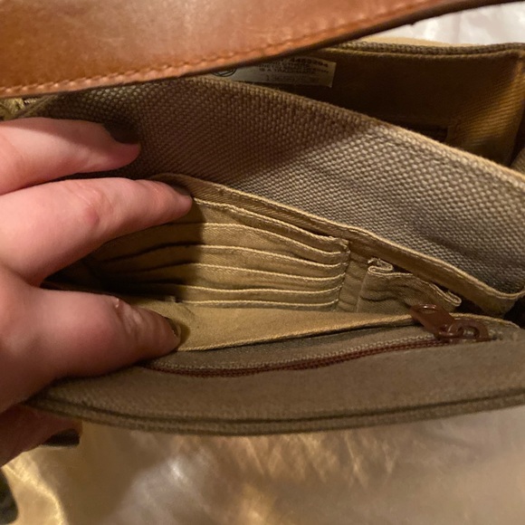 green and brown leather purse with lots of storage - Picture 8 of 10